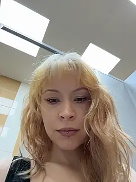 _Little_Ginger - Show boobs in public