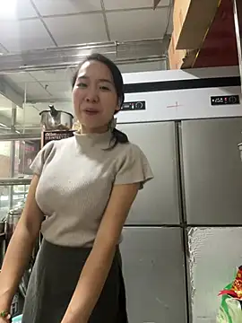 Kaer888 - 吃小米辣3个