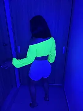 Pretty_Isadora - Silencio, personas cerca