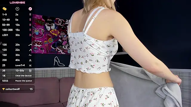 Alice_Taylori - Tease boobs with top close up