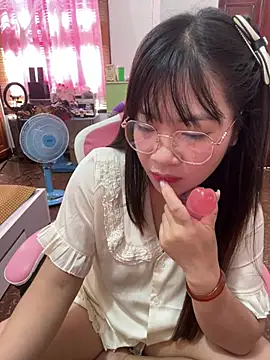 -Lyly_69 - Show zoom 30p
