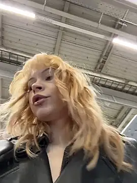 _Little_Ginger - Show boobs in public