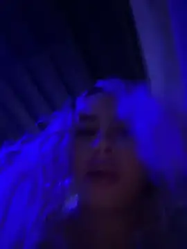 YouCandiSumisa - I run with my tits out at a public gym