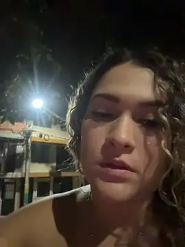 Sara_smiiith211 - walking with my tits out in the street