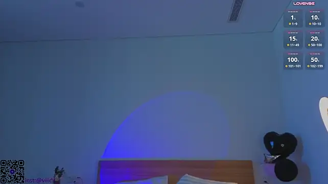 Victori_Fox - Show my booty and one hard slap