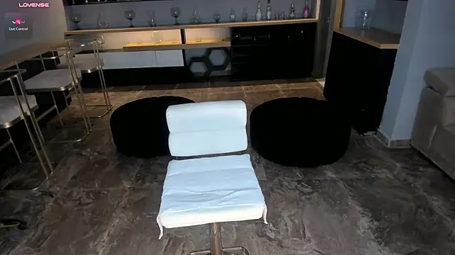 NiaHolland - destroy pussy