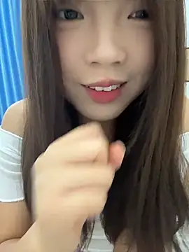 Youbaby-Love - 爸爸帮女儿揉胸