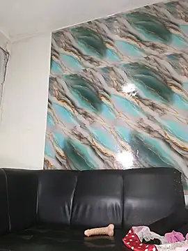 Valen_tina_02 - toy in the anus for 10 minutes