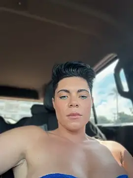 LukeLouHarvey - Tits out , finger pussy 🍆🍆