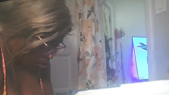 Nastydianastrips - SQUIRT ON YOUR VIBRATOR FOR US RIGHT NOW