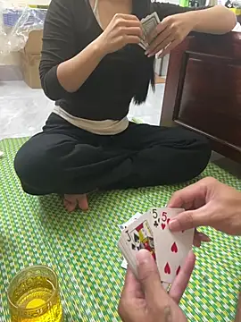 -Danny-y - cần tiền mua iphone live cho rõ nét