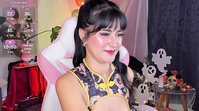 Violetta_kim1 - put Lovense anal plug