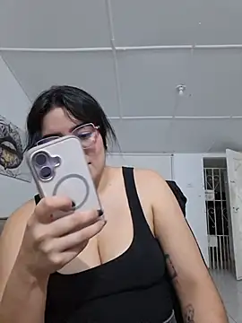 Lia_flowers - PINCH TITS IN PUBLIC