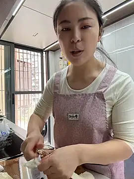 YaoYao8888 - 不穿内裤直播2分钟