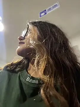 Lilith_Vera - FLASH PUSSY + SPANKS 👽