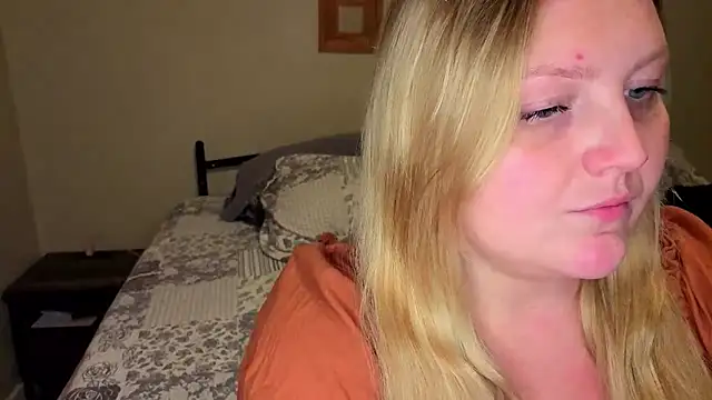 Phatassblonde - play with pussy in public