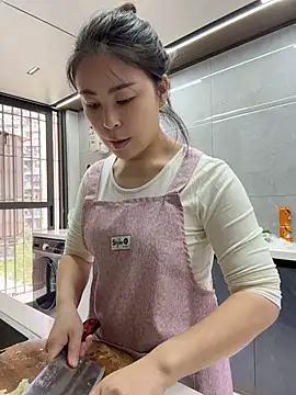 YaoYao8888 - 不穿内裤直播2分钟