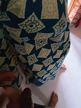 Younger_Couples - boobs show