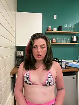 Lucyintheskies - Last one to tip=lovense control 2 mins