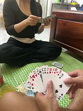 -Danny-y - cần tiền mua iphone live cho rõ nét