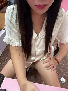 -Lyly_69 - Show zoom 30p