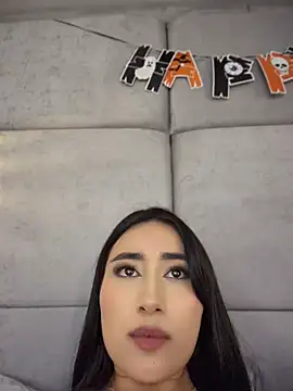 IvonneOwen - PUSSY fuck w Domi on my clit