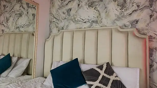 Miss_Honey_21 - Fuck me in Missionary 🥵