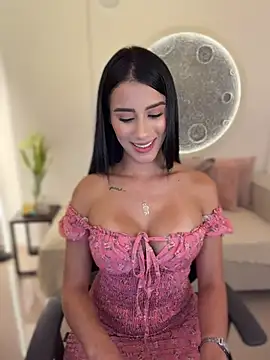 SarahhSmitth1 - taxes on Latina beauty🥰🥰