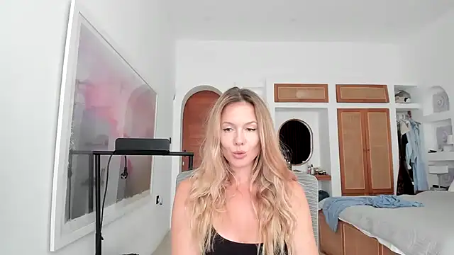 JulyBlondy - Oiled-up show in a mini-bikini
