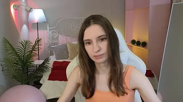 Kaleriyaa_ - cat Kaleriya on the bed