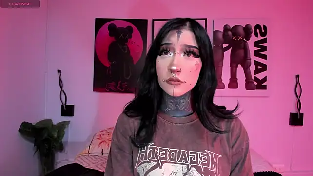 Kat_VonDe - Use dildo in pussy + lush😈