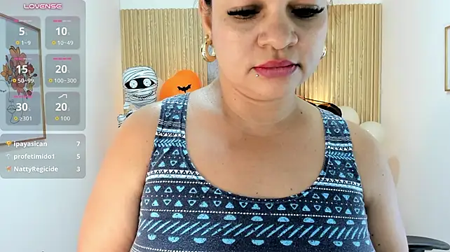 Cloe_35 - suck my tits