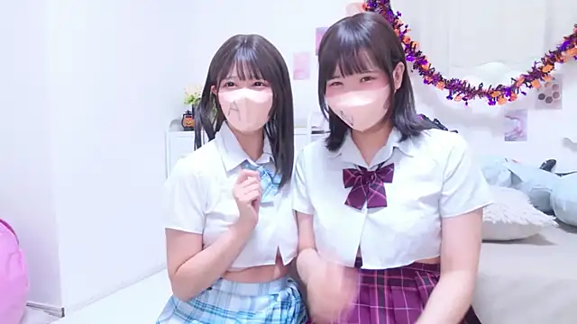 841_yayoi - 四つん這いからのスカートぽい💛