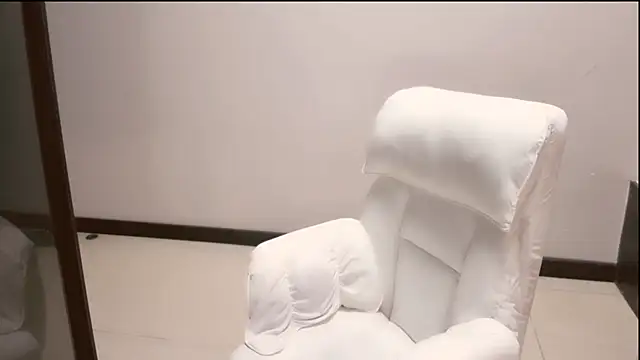 XIAOFENG-2025 - M腿诱惑哥哥