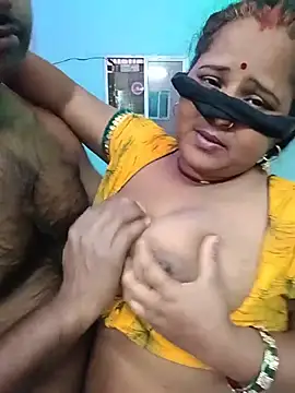 Queen_pritima - Open boobs & oil