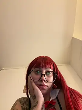 Queenlo_xxx - PLUGGGG dans ton gros CUL💦