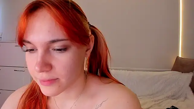 SweetieMarry - AHEGAO + SHOW TITS