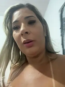 Lindinha-sexy - sentando no dildo !!!!!!na buceta