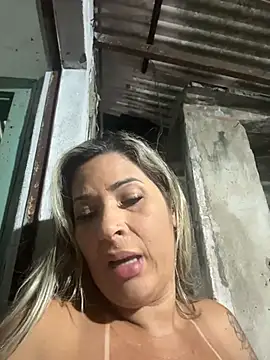 Lindinha-sexy - sentando no dildo !!!!!!na buceta