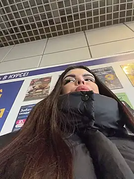 AmelliaDiamond - Full naked !caresses pussy