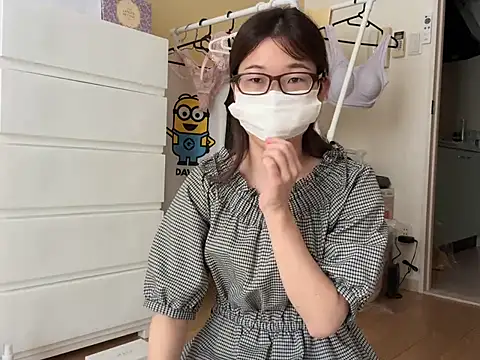 Tsumugi_tsumu - 谷間チラ見せ❤︎