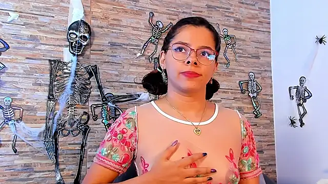Nath_redrex - show boobs + nipple play