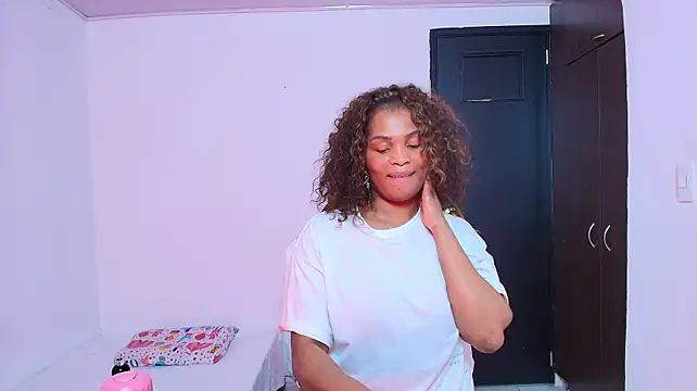 AuroraBrow2 - show pussy