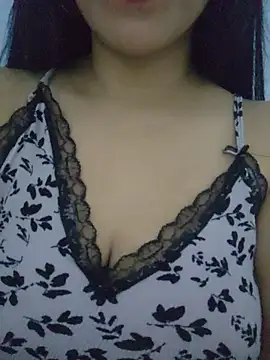 Lunix18 - Sin blusa 🙈