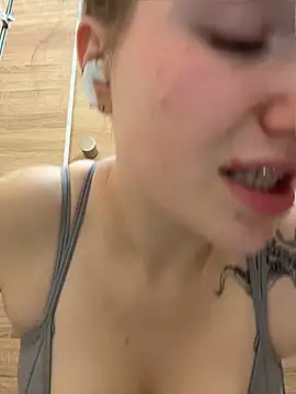 RussianWoman - Throw panties to a stranger + moans