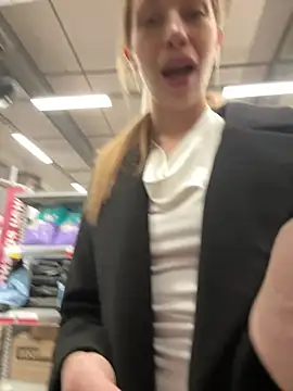 Olivia_Jemison - Spread my ass + touch my hole