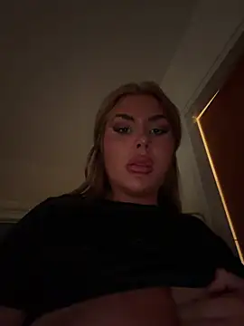 MileaSbaby - Boobflash infront of frienda