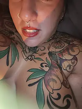 Thelittledevil388 - Seins + cul