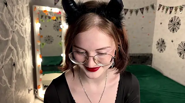 FakeLamb - masturbation without panties