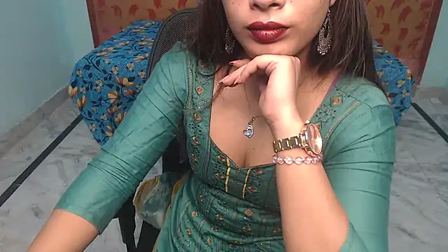 Deevisha-queen - Last tipper name on boobies 🥵🍒😋😘